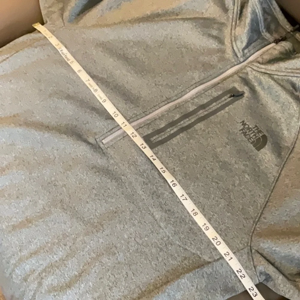 The North Face men’s quarter zip grey